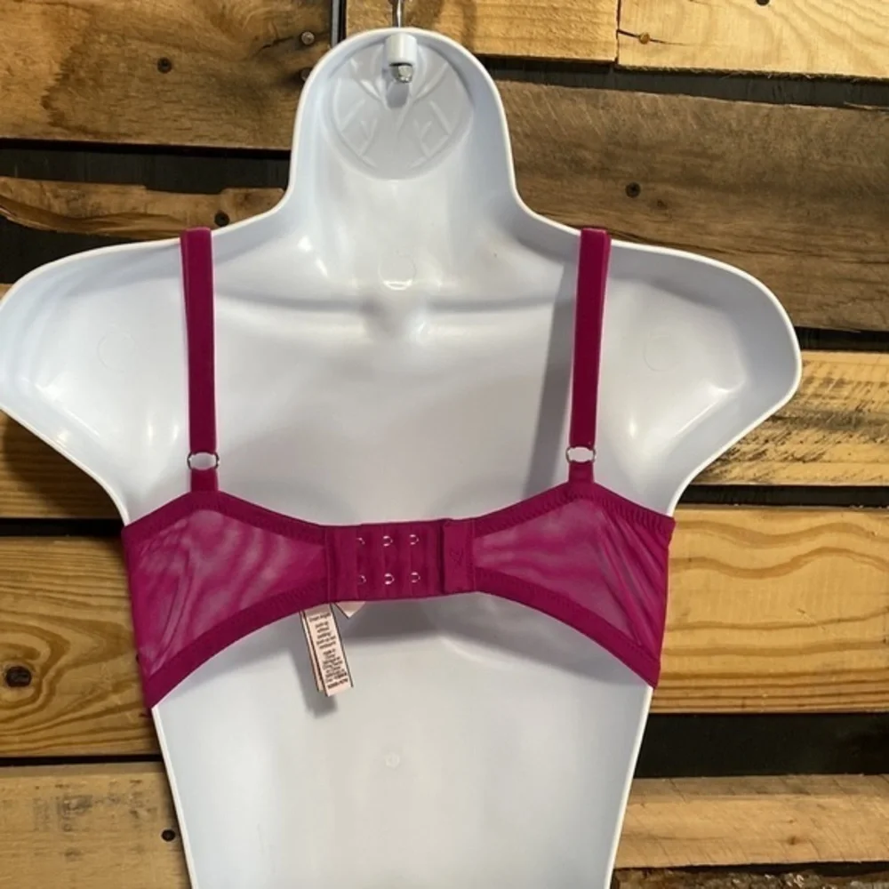 Victoria’s Secret Dream Angels Push Up Unlined Bra Size 32E (DD)‎